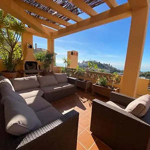 Сasa de vacaciones Espectacular Atico Duplex Con 2 Terrazas & Piscina, Málaga